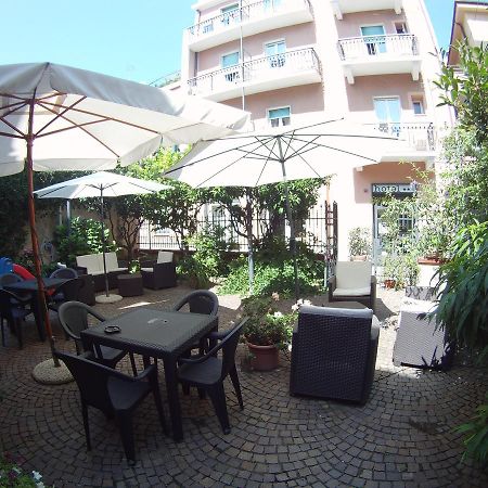 Hotel Graziella Споторно Экстерьер фото