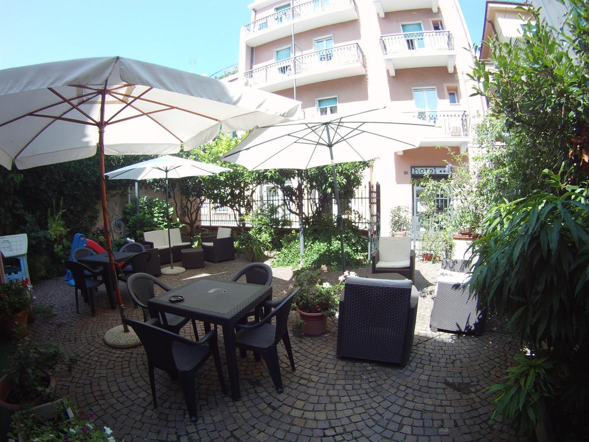 Hotel Graziella Споторно Экстерьер фото