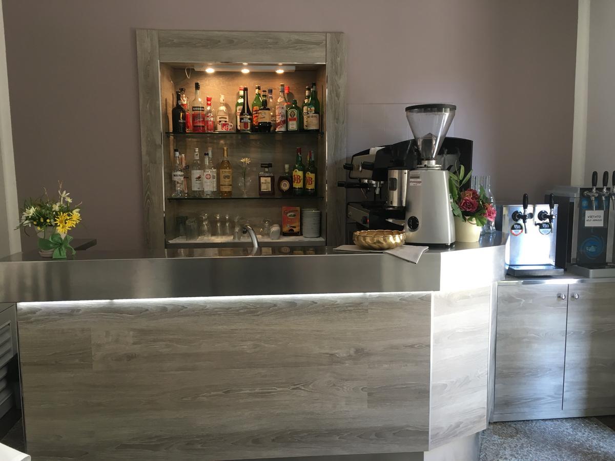 Hotel Graziella Споторно Экстерьер фото